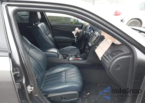 2014 Chrysler 300 300S z USA, uszkodzony, nr VIN 2C3CCABG0EH383191